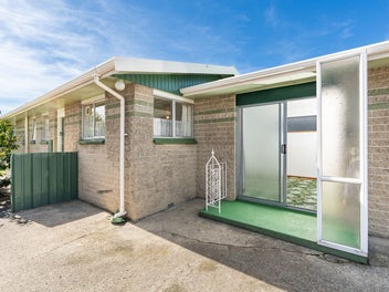 Townhouse & opportunity & investment