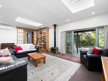 Your Slice of Khandallah Paradise!