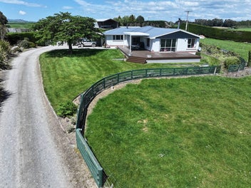 Buying Options in Waimumu | Homestead
