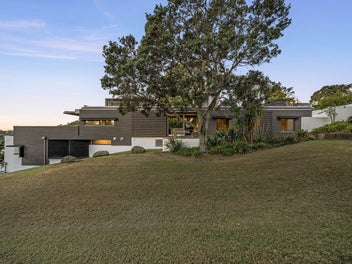 Timeless Waterfront Architecture in Stanley Point