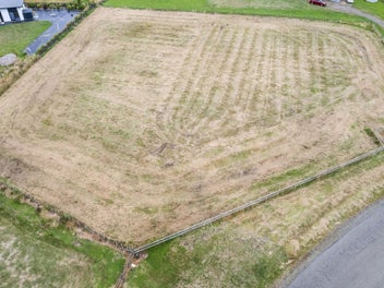 A Blank Canvas With a Coastal Accent