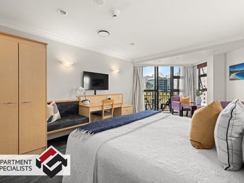 City Vibes, Parkside Views.