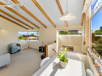 Sun, Simplicity and Marybank Charm