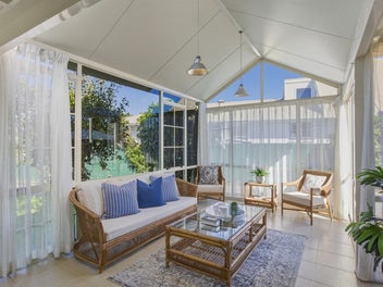 Top Zones, Big Section, Dual Living