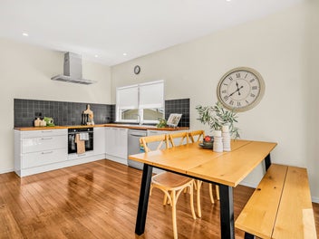 Final Clearance – Must Be Sold in 4 Weeks