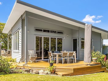 HOLIDAY EVERYDAY IN YOUR OWN BACKYARD.