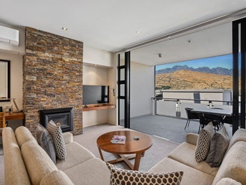 Overseas buyers welcome