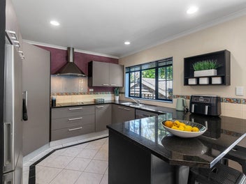 GREAT HOUSE WITH ALL REPORTS YOU COULD WISH 4
