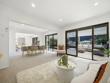 Flat Corner Gem – Brick & Cedar