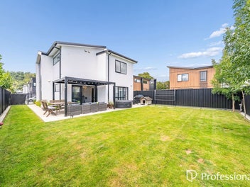 Near New, High Spec, Family Home