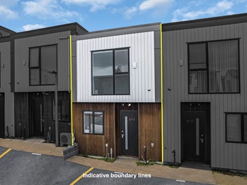 Vendor's Relocated ! Must SELL!