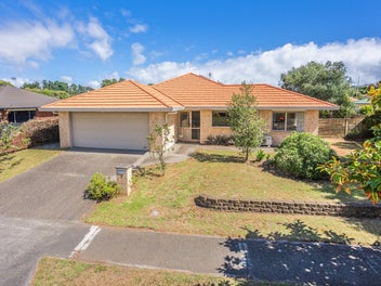 Space, Comfort and a Great Waikanae Beach Location