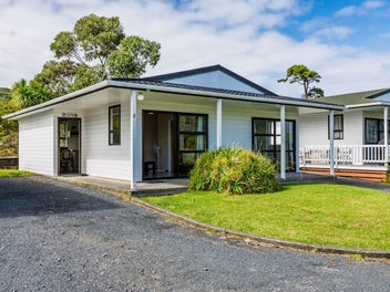 Furnished Unit: Low-Maintenance & Income Potential