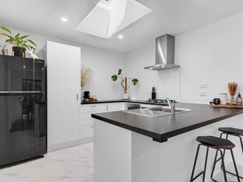 Modern McLennan Park Living