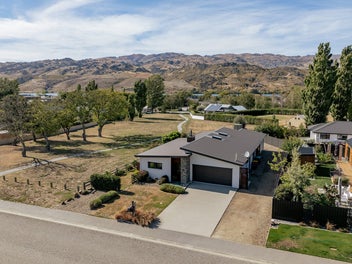 Contemporary stylish living in Pisa Moorings