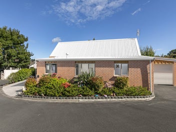 Over 60's Living in Greenhithe