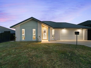 Family Favourite - 4 Beds Plus Office