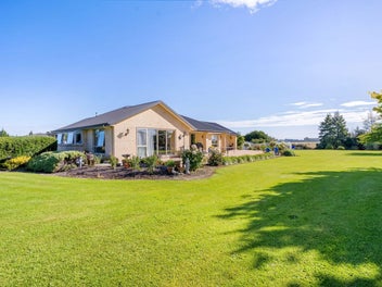 Spacious retreat on Longwood Drive