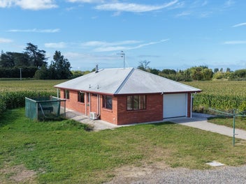 Land, Sheds & Lifestyle in Lower Moutere