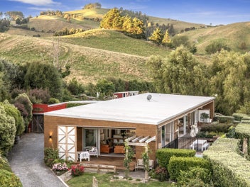 Elevated Views and Lifestyle : Live The Good Life!