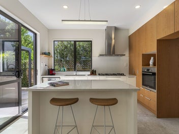 Space, Standalone & Superb Location