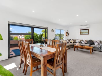 25 Years Loved – Now Must Be Sold!!!