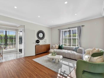 Sunny Corner Sanctuary - Private and Spacious!