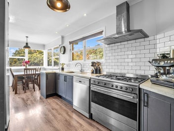 Sun-Washed Family Haven in Glenview