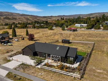 Gold Standard Living - Priced to Sell!