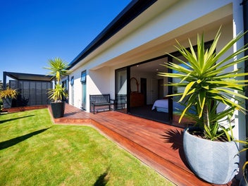 Showstopper On Seaview