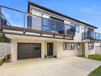 Freehold, Custom-Built with Views!