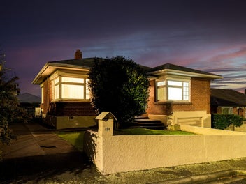 Motivated owner's cashing out of property!