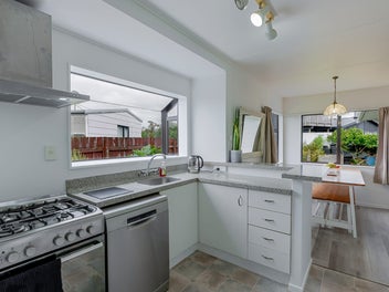 Sun, Space & Parking for All the Toys!