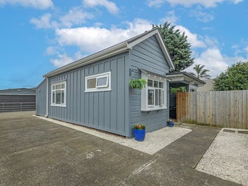 Fully Renovated and close to the CBD