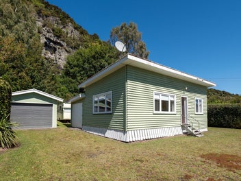 Entry Level Holiday - Sought After Area