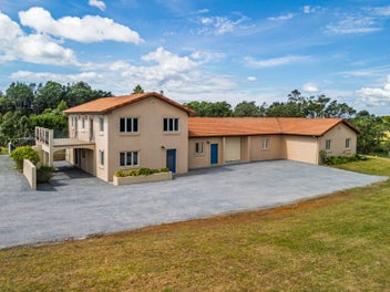 Tradies Get The Ladies - Big Shed Energy