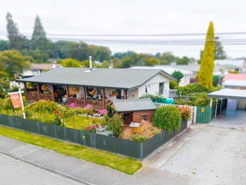 Charming Cherry Corner Gem