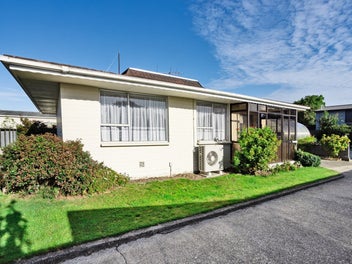 Spacious standalone townhouse