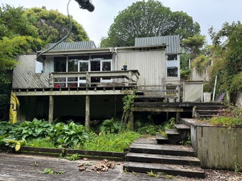 Mortgagee Auction - Titirangi with Potential