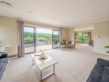 Large Family Living - Auction and Deadline