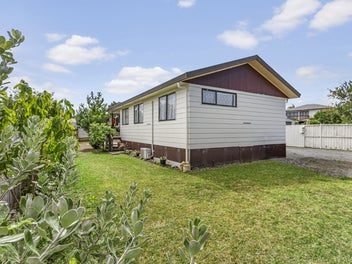 Another SOLD by Mona Lisa !