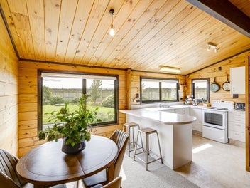 Vendors instructions - this must be sold!