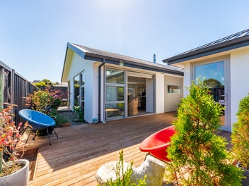 Peaceful Parkside Position….