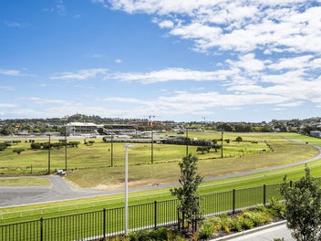 A Sunlit Sanctuary Overlooking the Racecourse