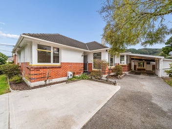 Original Features - Great Bones 848sqm!