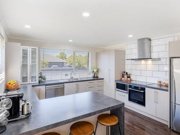 Lifestyle,Space & Gardener's Green-Fingers Delight