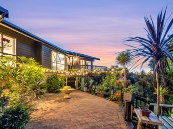 Exceptional location, land & endless possibilities