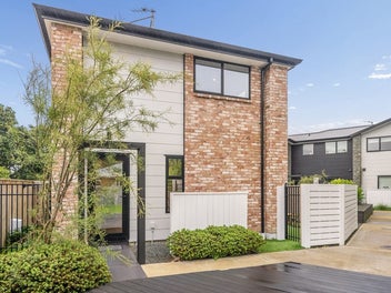 Sleek, Stylish & Super Easy Living