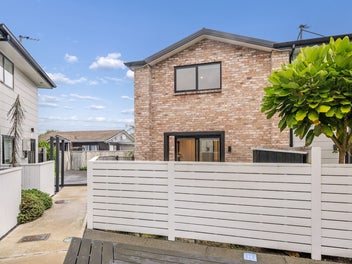 Sleek, Stylish & Super Easy Living