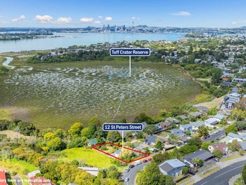 Classy Living with Lagoon Vibes